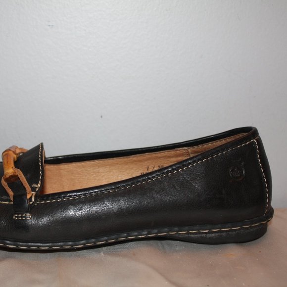 Born Ladies' Black Leather Loafers Sz 7 M - Picture 3 of 5